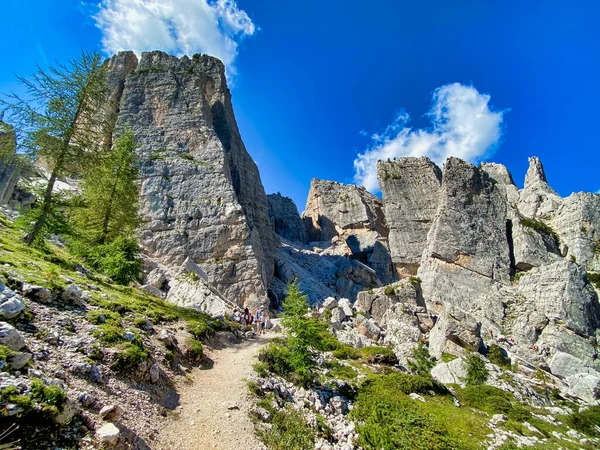 Vijf Torens Italiaanse Alpen Cinque Torri Landschap Het Zomerseizoen Dolomieten — Stockfoto