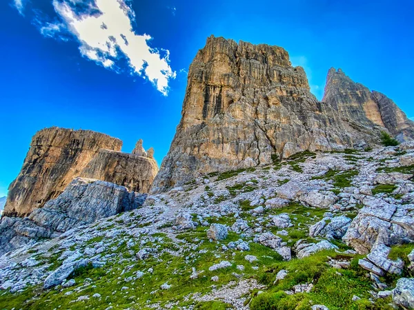 Bella Vetta Montagna Nella Stagione Estiva — Foto Stock