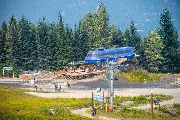 Radfahrer Beim Abstieg Vom Whistler Mountain Kanada — Stockfoto