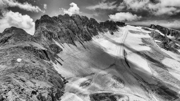 Yaz Mevsiminde Marmolada Buzulu Nun Insansız Hava Görüntüsü Dolomite Dağları — Stok fotoğraf