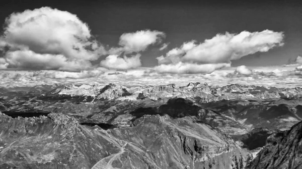 Vista Aérea Las Montañas Dolomita Desde Marmolada Italia —  Fotos de Stock