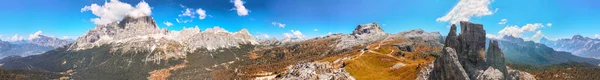 Vijf Torens Italiaanse Alpen Verbazingwekkend Zomerlandschap Van Dolomieten Bergtoppen — Stockfoto