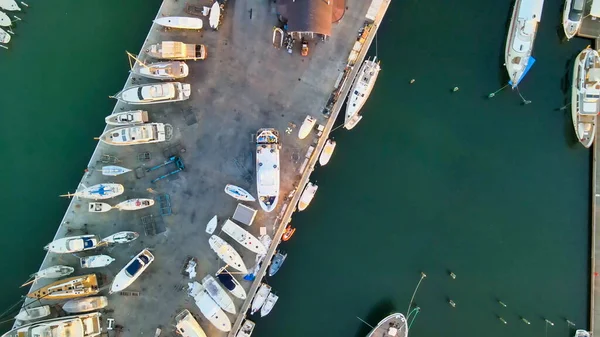 Vue Aérienne Port Ville Avec Des Bateaux Amarrés Partir Drone — Photo