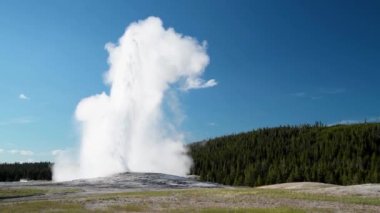 Yellowstone Ulusal Parkı, WY-ABD 'de Eski Sadık Patlaması