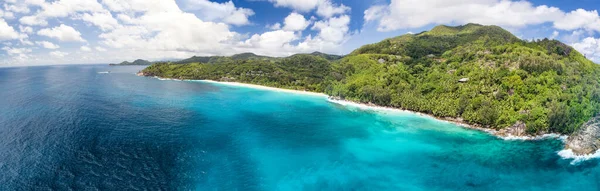 Seyşeller Adaları, Praslin 'in hava panoramik görüntüsü.