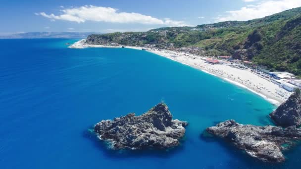 Malerische Luftaufnahmen Vom Strand Von Ulivarella Einem Sonnigen Tag — Stockvideo