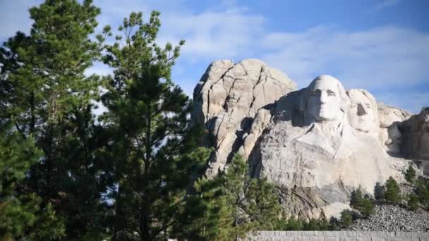 Mt. Rushmore National Memorial está localizado no sudoeste da Dakota do Sul, EUA. Vista panorâmica — Vídeo de Stock