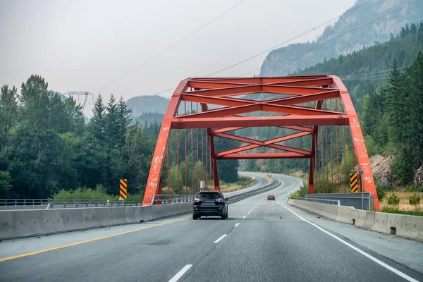 Puente Rojo Camino Whisltler Canadá —  Fotos de Stock