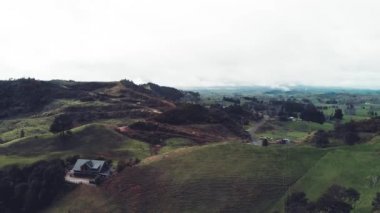 Waitomo tepeleri panoramik hava manzarası, Yeni Zelanda