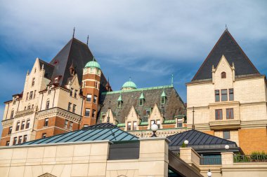 Victoria Limanı Ortaçağ binaları Bulutlu bir günde, Vancouver Adası.