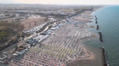 Misano Adriatico, İtalya. Yaz mevsiminde İHA 'dan hava görüntüsü