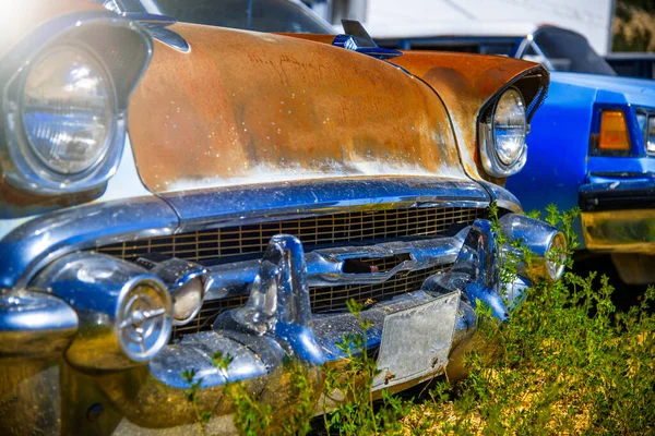 Auto Parts Store Middle Desert Summer Season Old Automobiles Cars — Stock Photo, Image