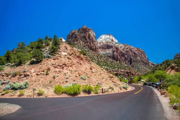 Amazing Red Road Sion National Park Summer Season Usa — Stock fotografie