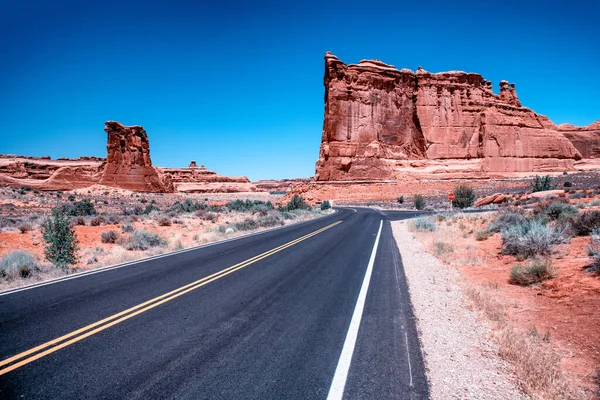 Estrada Através Parque Nacional Arches Pôr Sol Utah — Fotografia de Stock