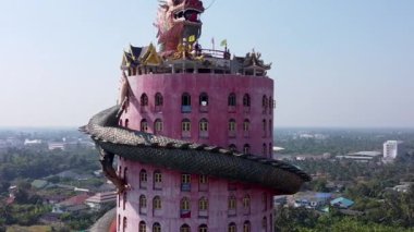 WAT SAMPHRAN, THAILAND - 2019 ARALIK: Sam Phran Bölgesindeki Wat Samphran Dragon Tapınağının havadan görünüşü - Nakhon Pathom