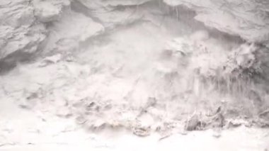 Yellowstone Ulusal Parkı, Wyoming, ABD 'de su püskürten çamur gayzer.