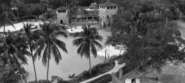 Coral Gables binaları ve insansız hava aracından görüldüğü gibi park edin.