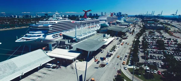 Miami February 2016 Aerial View Cruise Ships City Port Beautiful — Stock Photo, Image