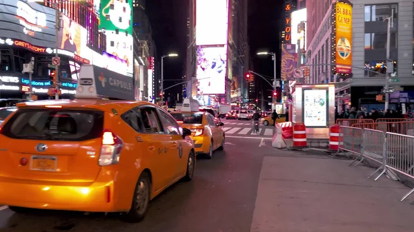 Nueva York City Diciembre 2018 Times Square Tráfico Nocturno Temporada — Foto de Stock