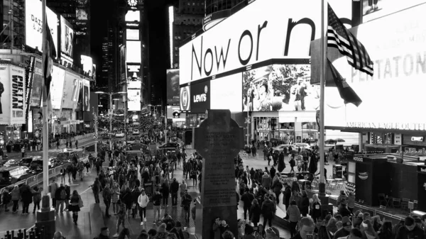 Νεα Υορκη Δεκέμβριος 2018 Times Square Νυχτερινή Κυκλοφορία Κατά Χειμερινή — Φωτογραφία Αρχείου