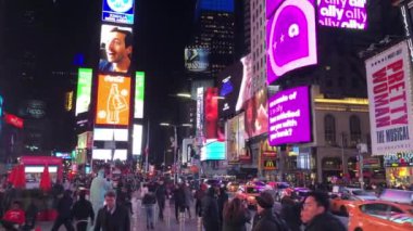 Times Square 'in Manhattan, New York, ABD' deki görüntüleri