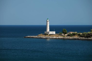 Gythio yakınlarındaki deniz feneri. Laconia, Peloponnese, Yunanistan.