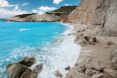 Lefkada Adasında Porto Katamma sahil kıyısı, Yunanistan.