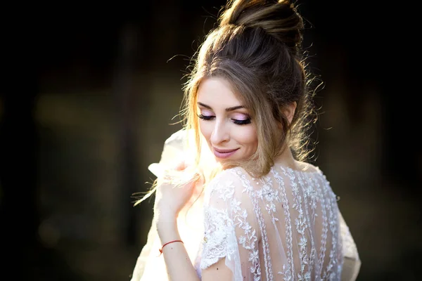 Retrato Novia Vestido Blanco Atardecer — Foto de Stock