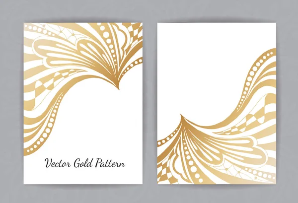 Convite Vetorial Dourado Com Elementos Florais Modelo Ornamento — Vetor de Stock