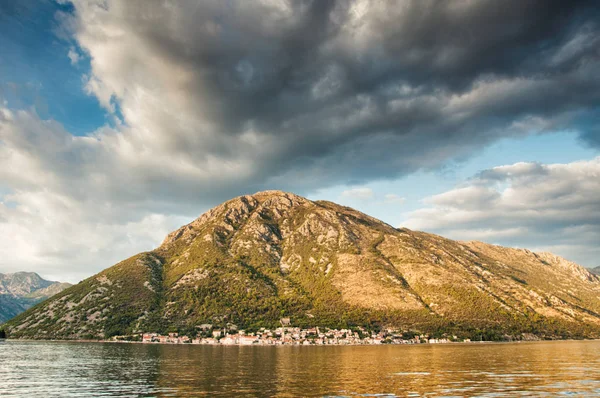 Vista Para Perast Boka Kotorska Dia Ensolarado Montenegro — Fotografia de Stock