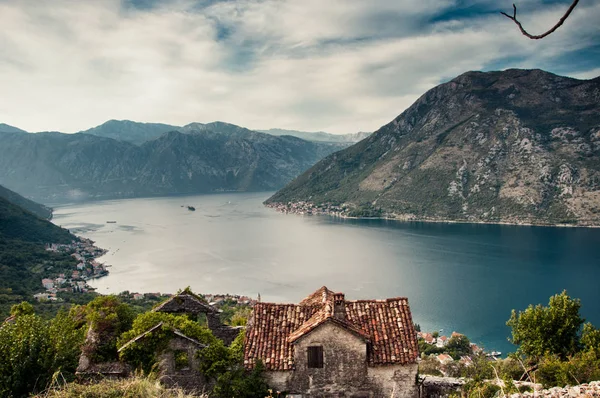 Casa Arruinada Gornji Stoliv Boka Kotorska Montenegro — Fotografia de Stock