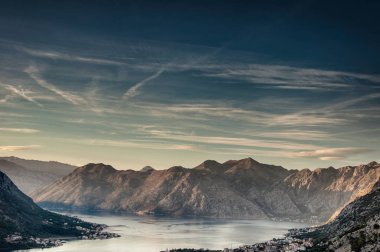 Boka Kotorska sunrise, Kotor kale görüntülemek 
