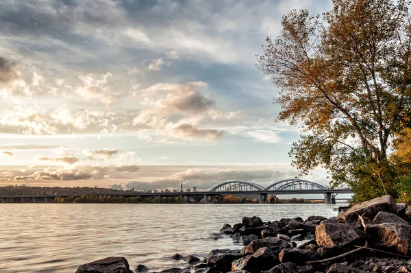 Vista Panoramica Del Ponte Darnitsky Sul Fiume Dnieper All Ora — Foto Stock