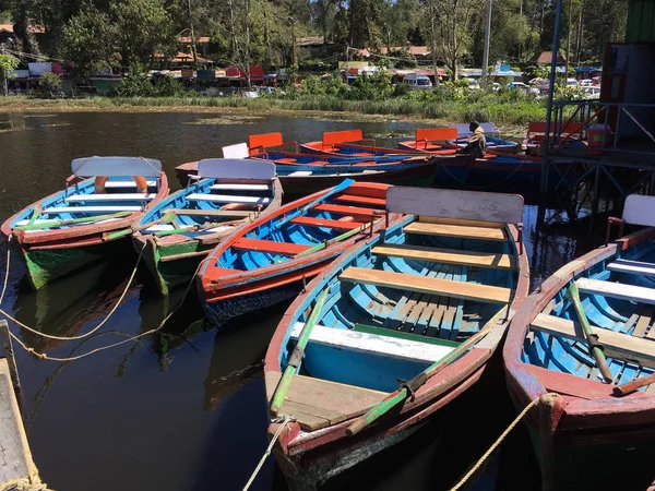 Kodaikanal Gölü Hill Resort Renkli Tekneler — Stok fotoğraf