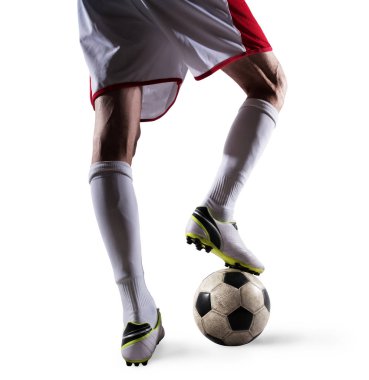 Futbol oyuncusu ile gol oynamaya hazır. Beyaz arka plan üzerinde izole