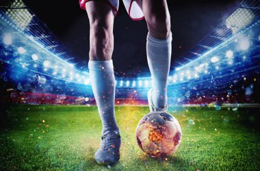 Futbolcu maç sırasında Stadyumu'nda yanıyor gol ile