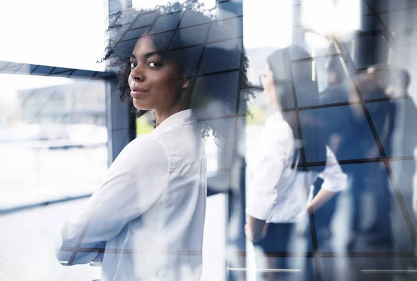 Empresarios que miran hacia el futuro. Concepto de trabajo en equipo, asociación y puesta en marcha. doble exposición —  Fotos de Stock