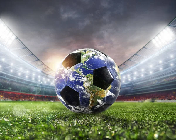 Piłka nożna Piłka jak świat. Ziemi, dostarczonych przez Nasa. — Zdjęcie stockowe