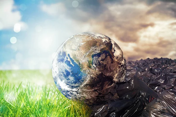 Земля Подвержена Воздействию Загрязнения Недифференцированного Мусора Спаси Мир Мир Предоставленный — стоковое фото