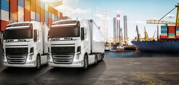 Trailer truck on the dock of a commercial port at sunset — Stock Photo, Image