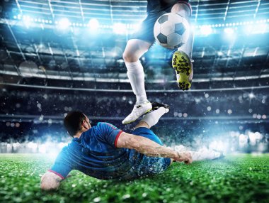 Futbolcular maç sırasında Stadı nda gol ile