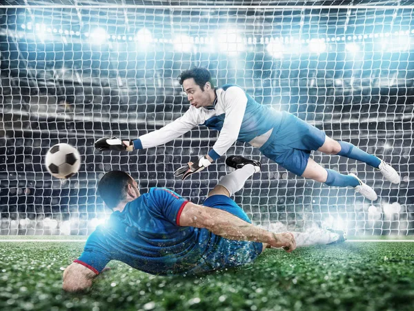 Portero atrapa la pelota en el estadio durante un partido de fútbol. — Foto de Stock