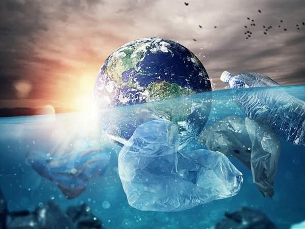 Die Erde schwimmt im Meer voller Plastik. die Welt retten. Welt zur Verfügung gestellt von nasa. — Stockfoto