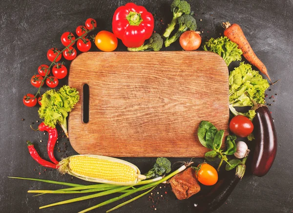 Gesunder Hintergrund von Gemüse. Konzept der echten Ernährung — Stockfoto