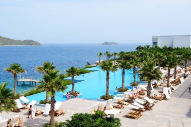 Bodrum, Türkiye - 21 Mayıs: turist enjoing tatillerini lüks otel üzerinde 21 Mayıs 2013 Bodrum, Türkiye'de. daha sonra 36 milyon turist Türkiye'nin 2013 yılında ziyaret ettim