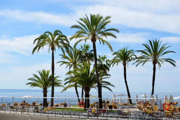 Mallorca España Mayo Los Turistas Disfrutando Sus Vacaciones Playa Mayo — Foto de Stock