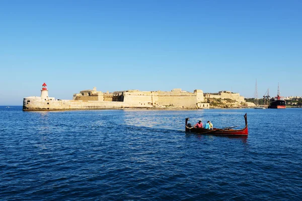 Birgu Malta Dubna Tradiční Maltské Loď Pro Turisty Plavby Dubna — Stock fotografie