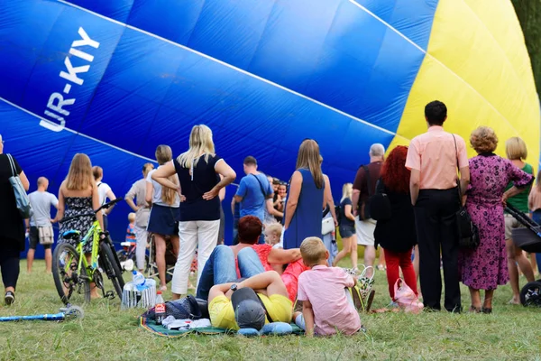 Bila Tserkva Ukrayna Ağustos Balon Insan Görünümü Için Bekliyor Karıncayı — Stok fotoğraf