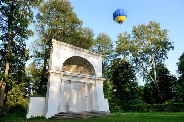 Vista Sobre Balões São Sobre Olexandria Park Rotonda Edifício Bila — Fotografia de Stock