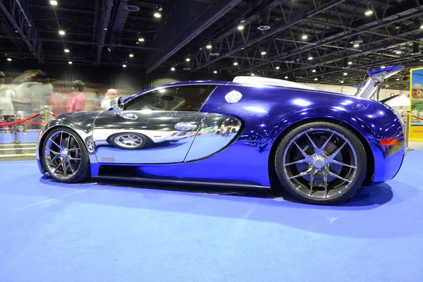 Dubai Uae November Der Bugatti Veyron Sportwagen Auf Dem Boulevard — Stockfoto